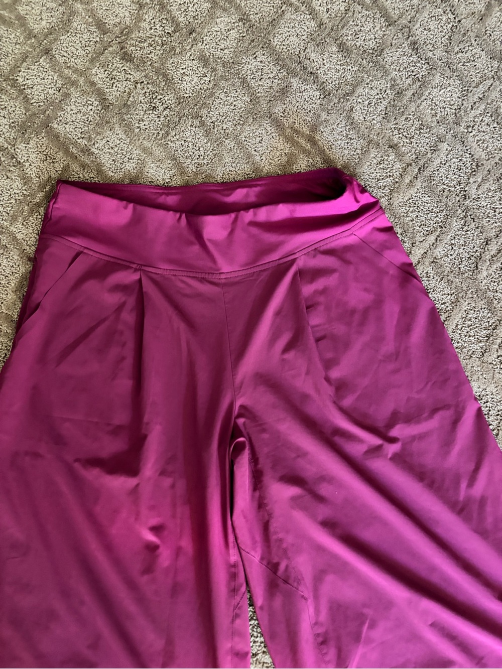 Title Nine Round Trip Wide Leg cropped petite pants, size Large - Picture 4 of 11
